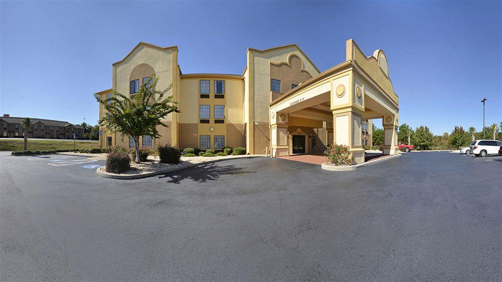 Best Western Bradbury Inn & Suites Пери Екстериор снимка
