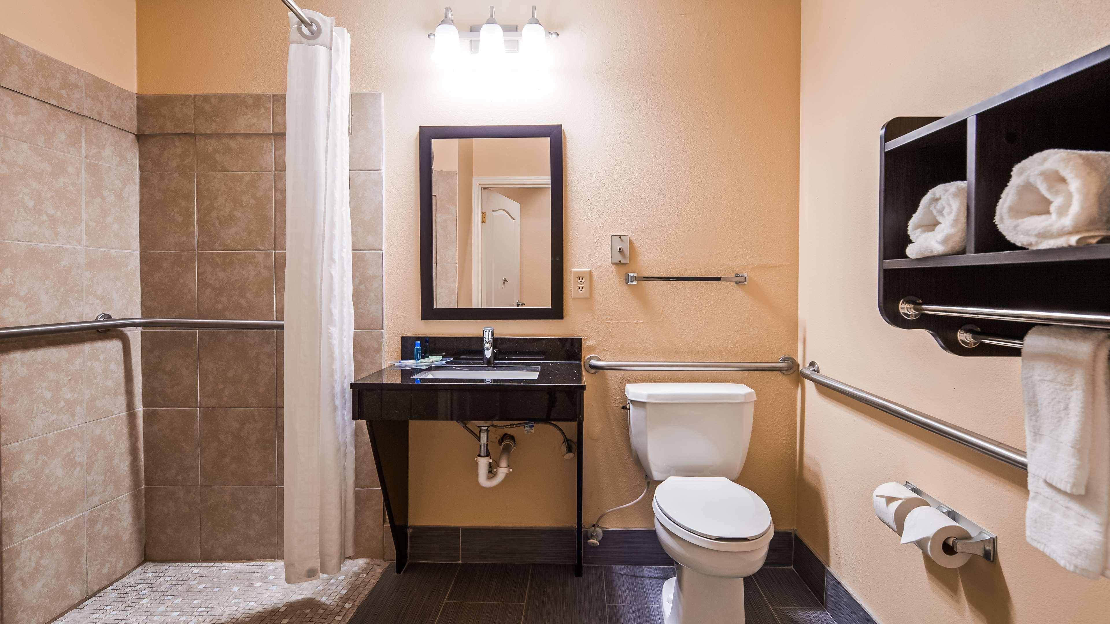 Best Western Bradbury Inn & Suites Пери Екстериор снимка