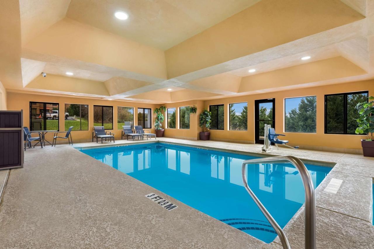 Best Western Bradbury Inn & Suites Пери Екстериор снимка