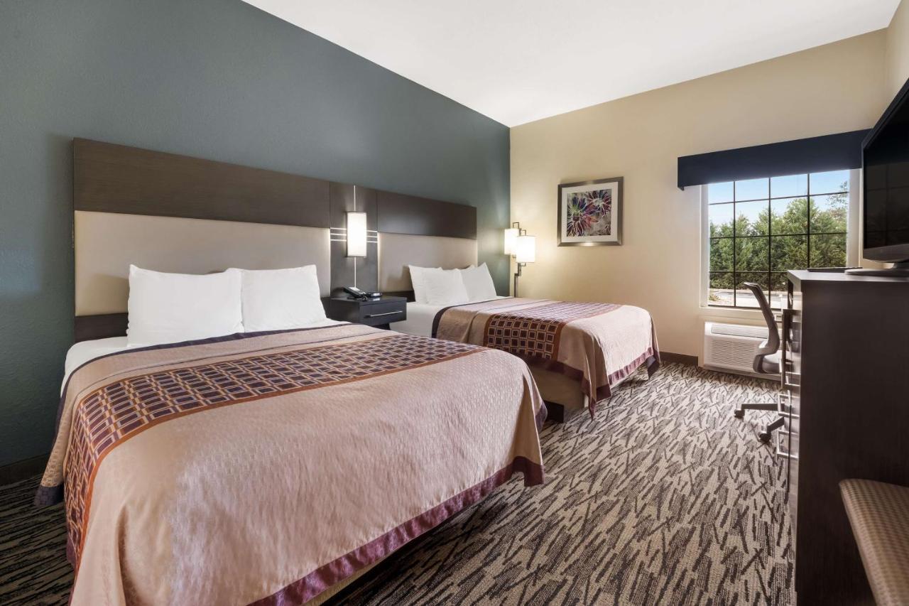 Best Western Bradbury Inn & Suites Пери Екстериор снимка
