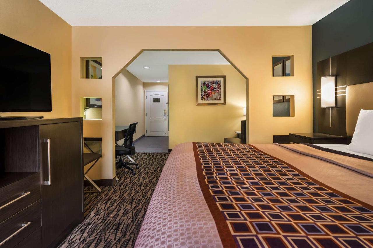 Best Western Bradbury Inn & Suites Пери Екстериор снимка