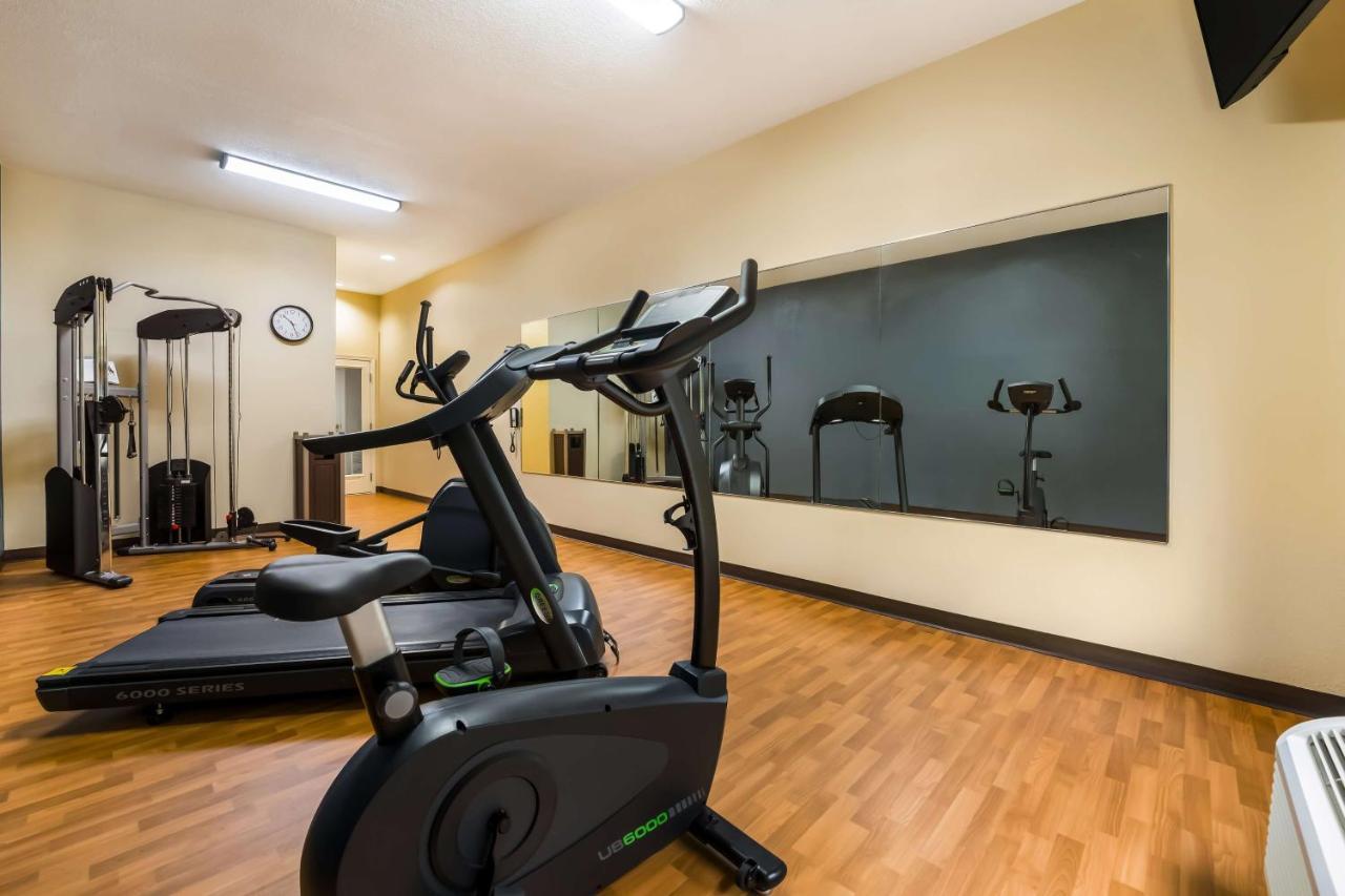 Best Western Bradbury Inn & Suites Пери Екстериор снимка