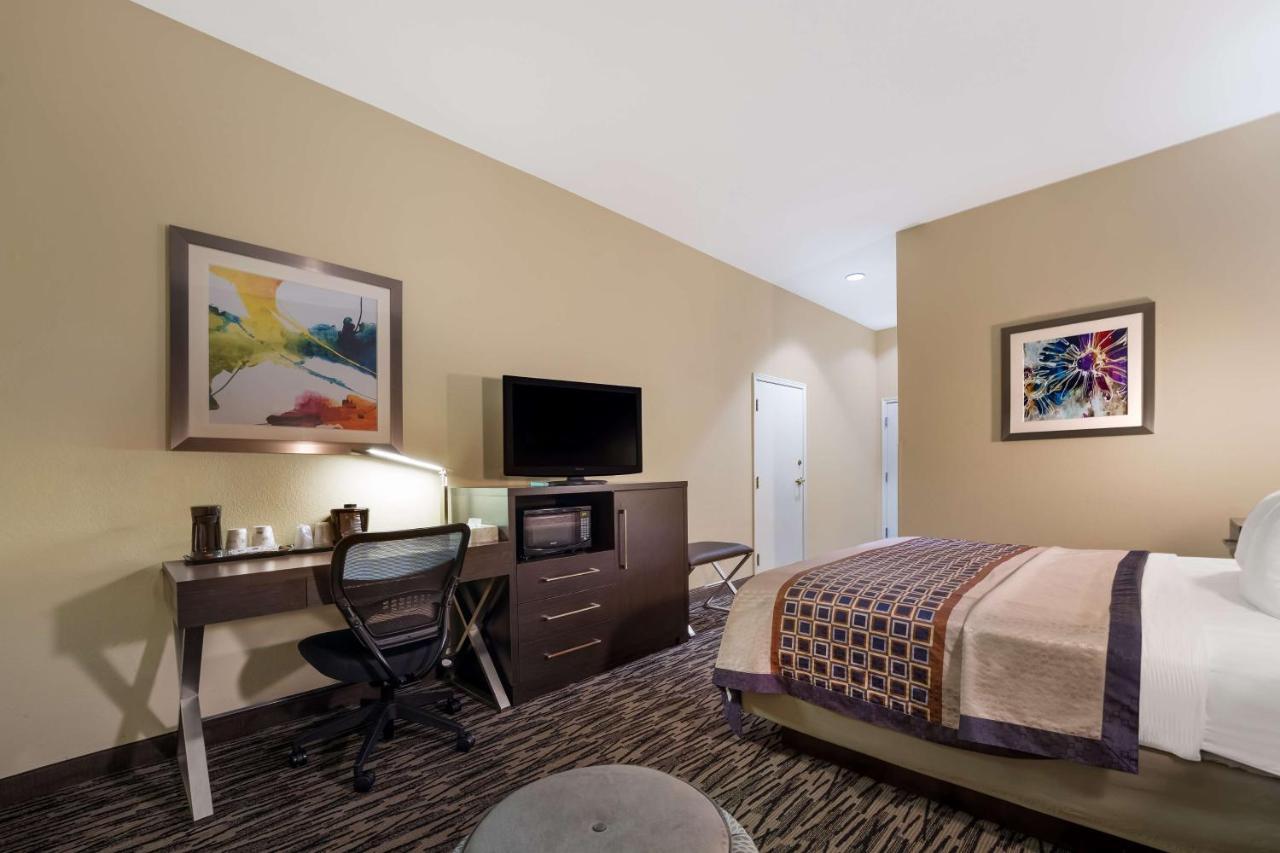 Best Western Bradbury Inn & Suites Пери Екстериор снимка