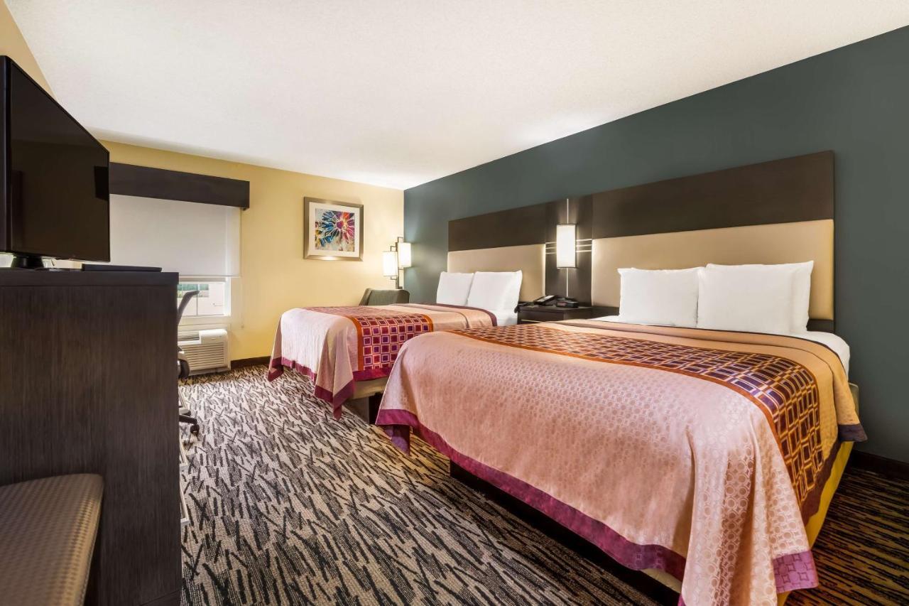 Best Western Bradbury Inn & Suites Пери Екстериор снимка