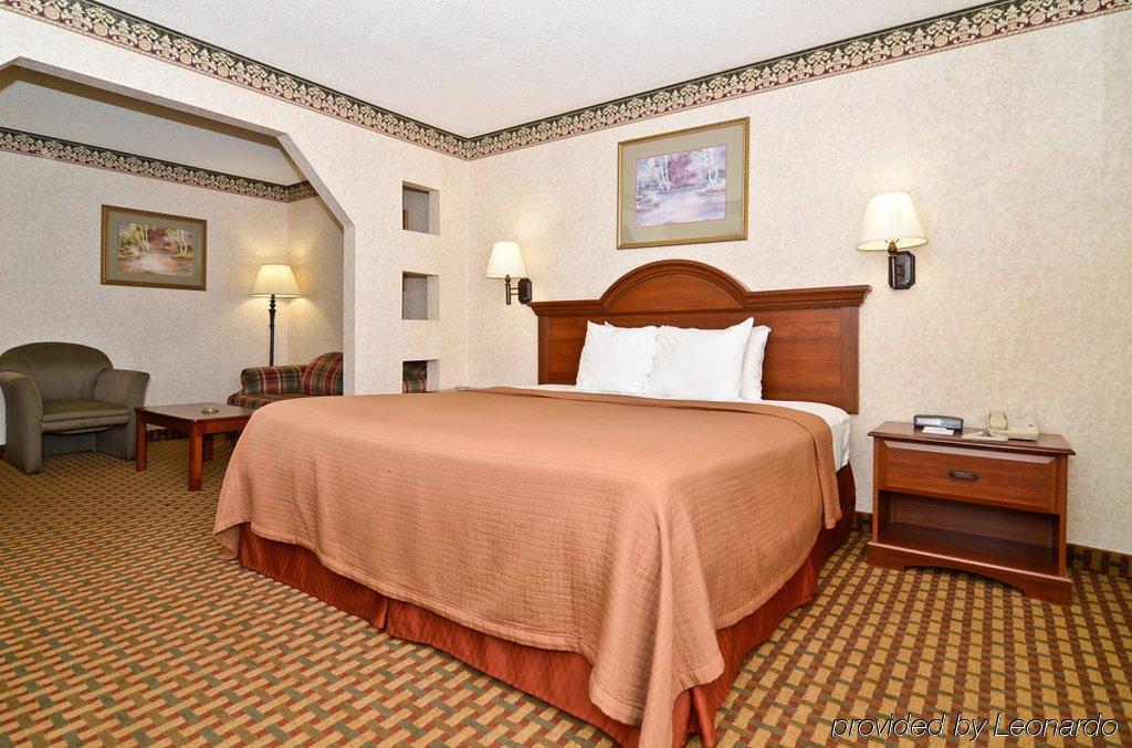 Best Western Bradbury Inn & Suites Пери Стая снимка