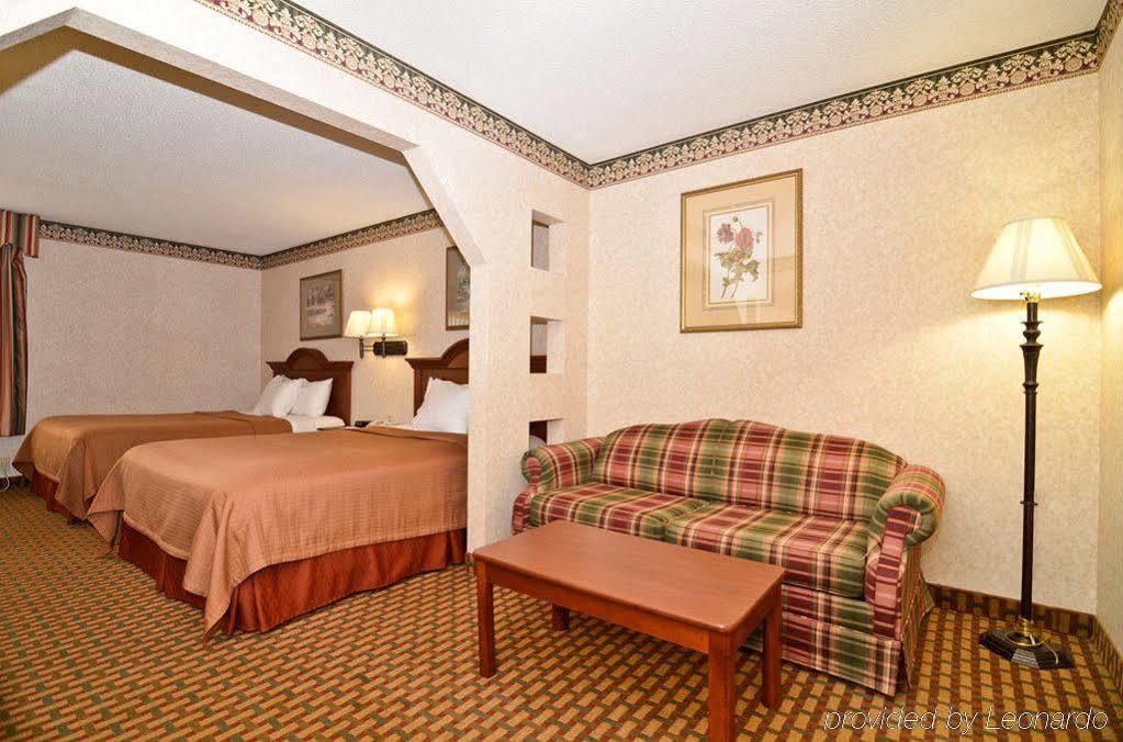 Best Western Bradbury Inn & Suites Пери Екстериор снимка