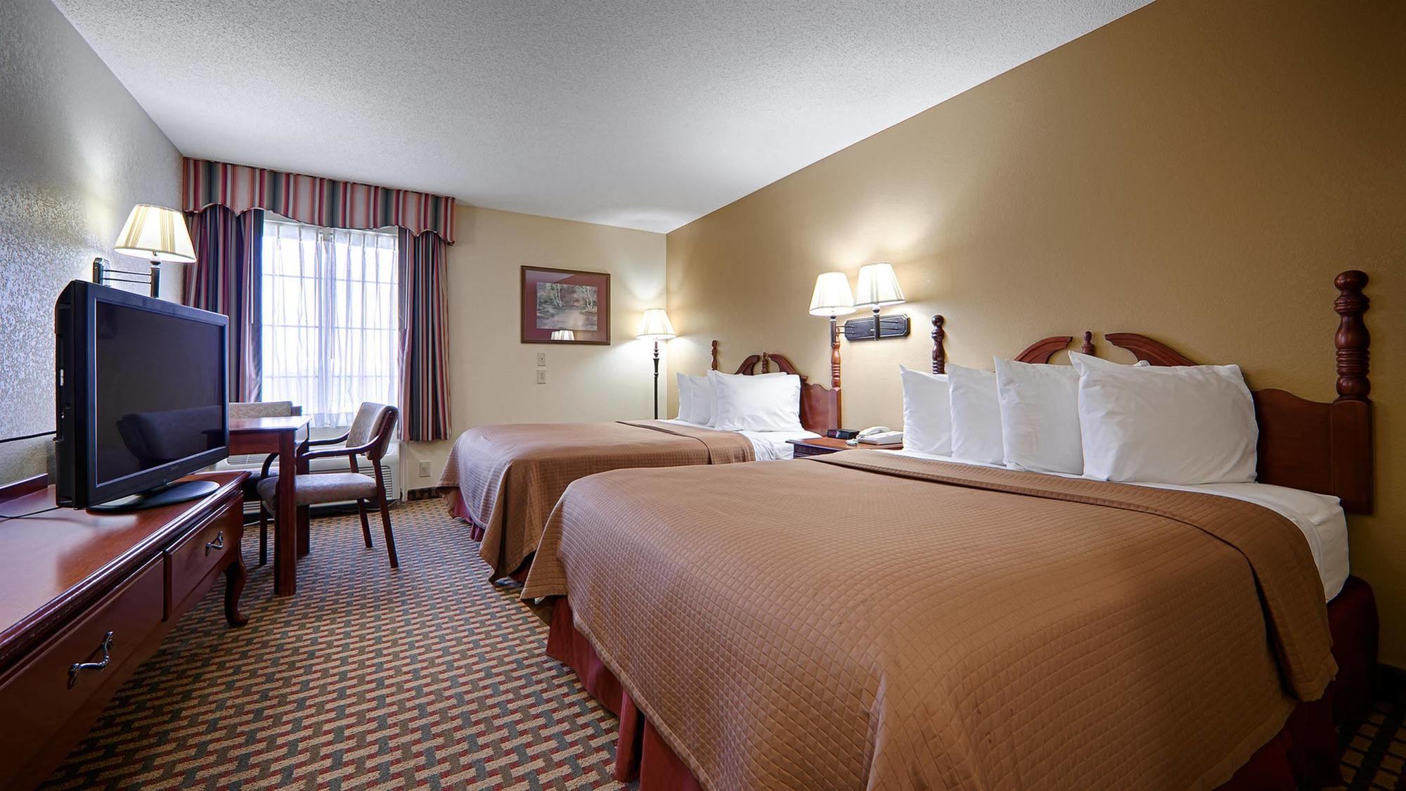 Best Western Bradbury Inn & Suites Пери Екстериор снимка