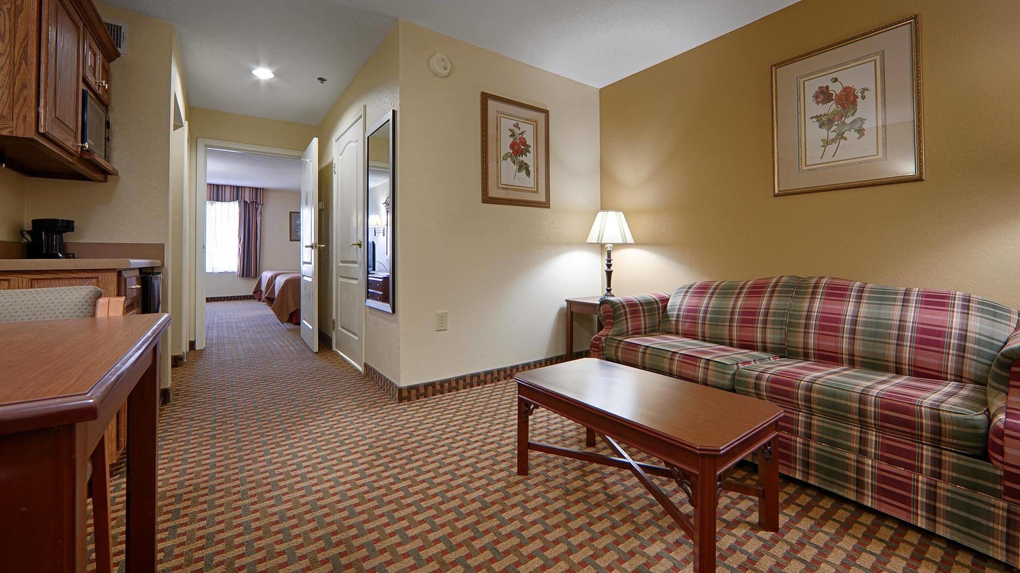 Best Western Bradbury Inn & Suites Пери Екстериор снимка