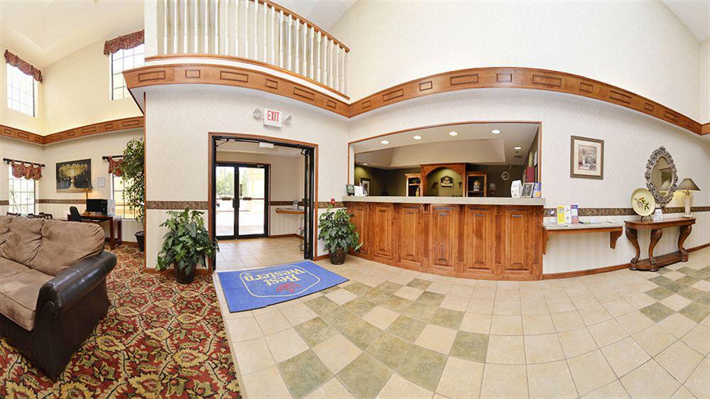 Best Western Bradbury Inn & Suites Пери Екстериор снимка